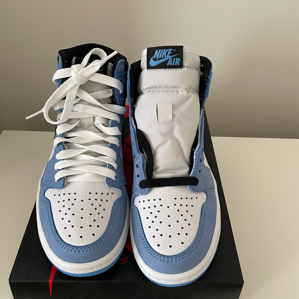 NEW Nike Air Jordan 1’s ‘University Blue’